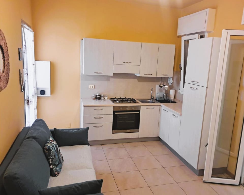 CN002 - Cesenatico, bilocale con terrazzo e posto auto Apartment in Cesenatico