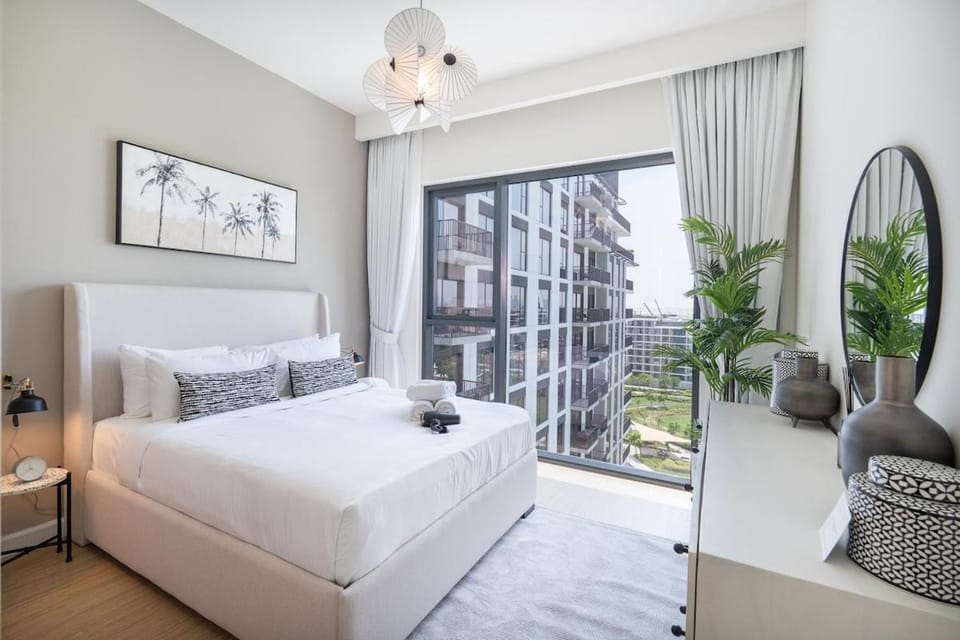 Free housekeeping visits during your stay - StayShort - Chic 1-Bed for 4 in Prime Dubai Hills Location Apartment in Dubai