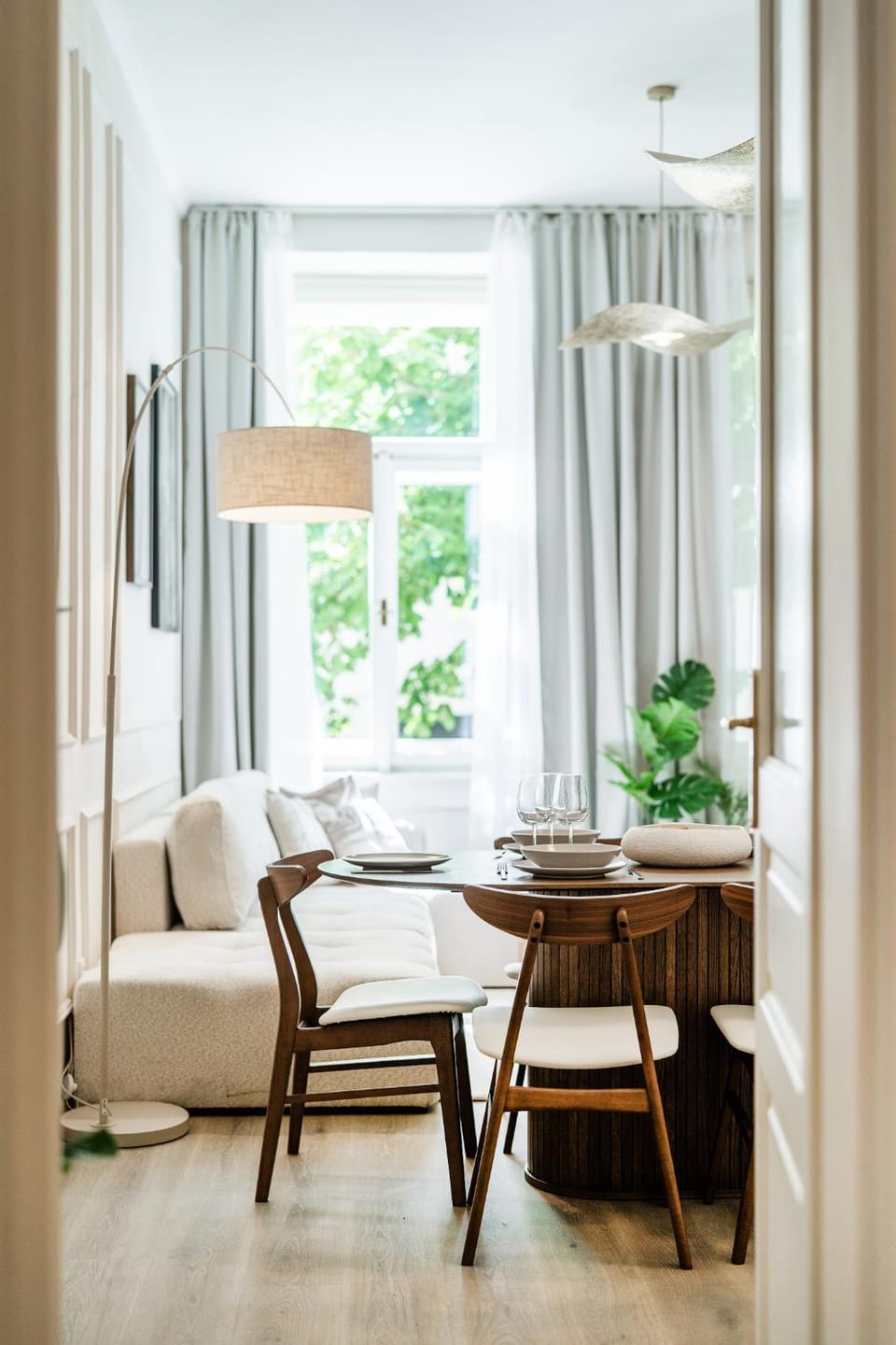 Seating area, Dining area