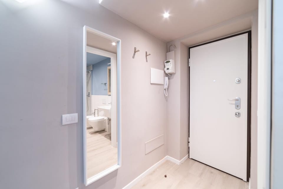 Toilet, Bathroom, Photo of the whole room, towels