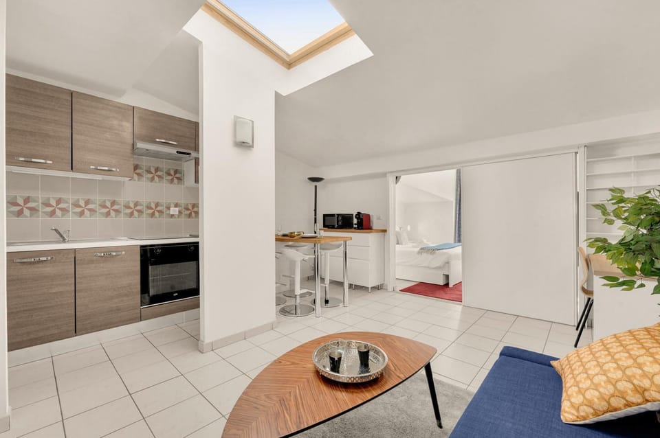 Kitchen or kitchenette, stove