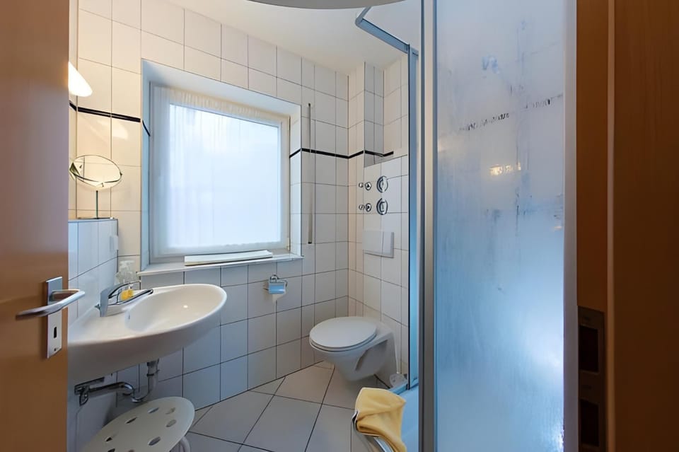 Bathroom, Living room