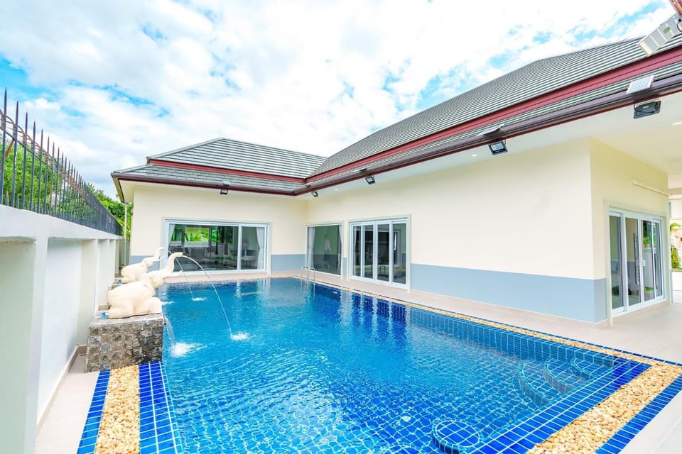 Pool view, Swimming pool