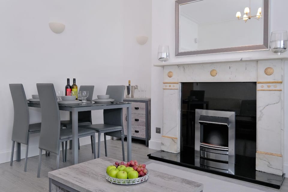 Stunning 2 Bed City Centre Apartment Union Grove Apartment in Aberdeen