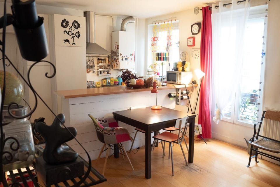 Authentic And Charming Accommodation Apartment in Paris