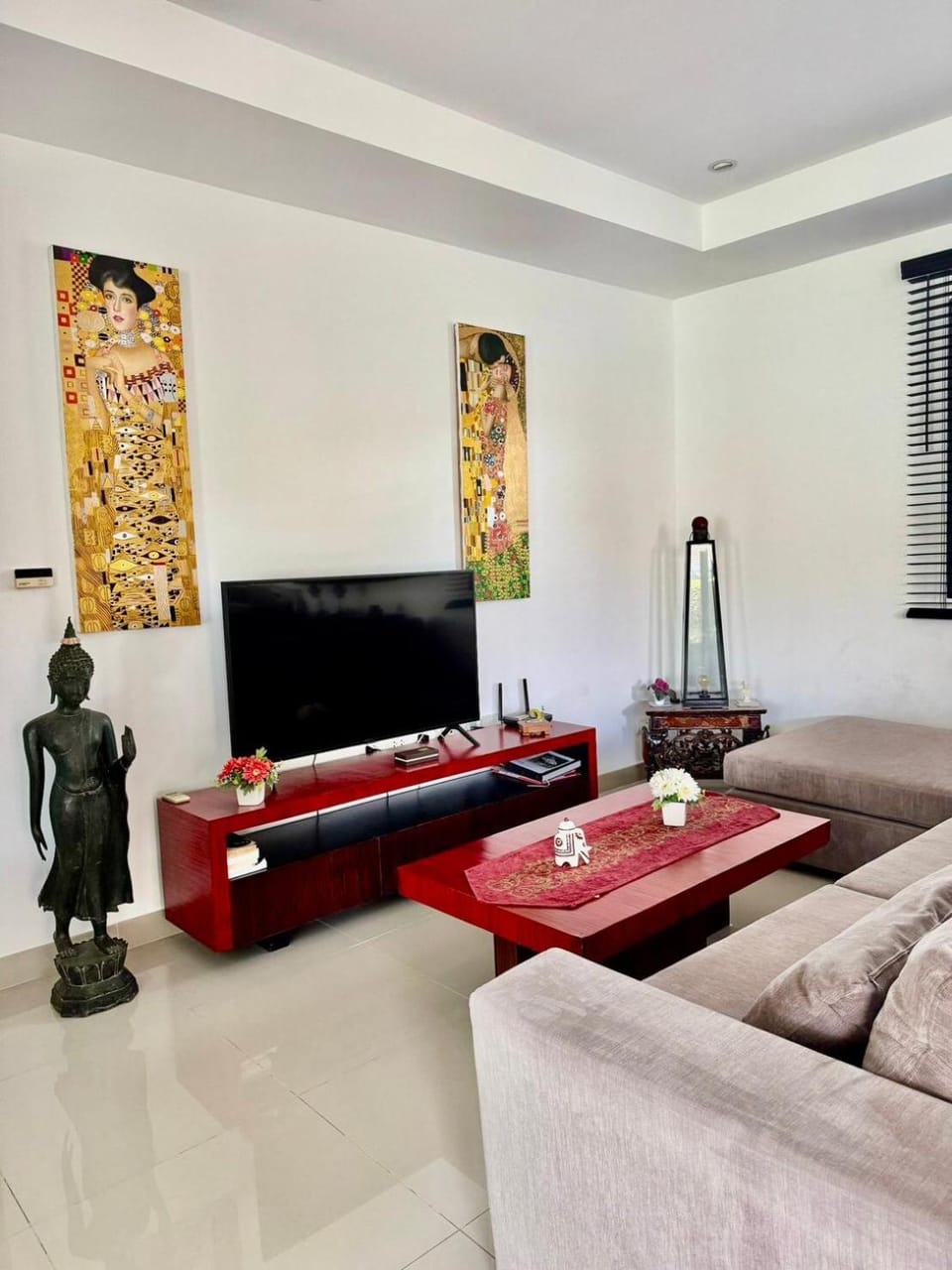 Communal lounge/ TV room, TV and multimedia, Living room