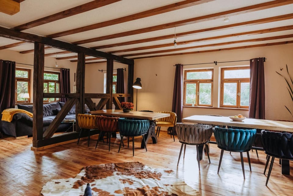 Living room, Seating area, Dining area