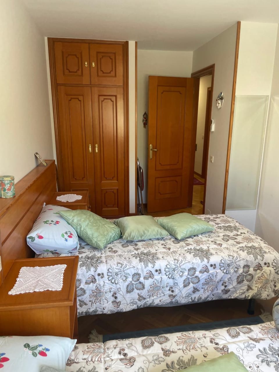 Bed, Photo of the whole room, Bedroom, wardrobe