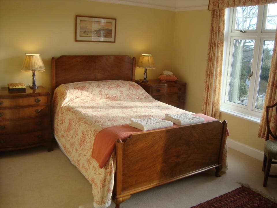 Photo of the whole room, Decorative detail