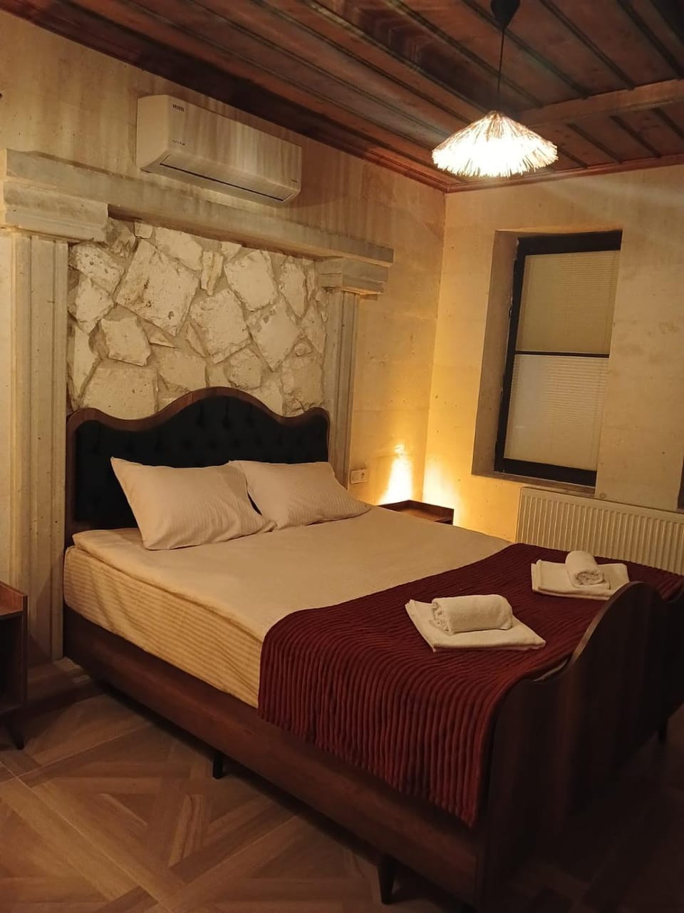 Photo of the whole room, Bedroom, towels