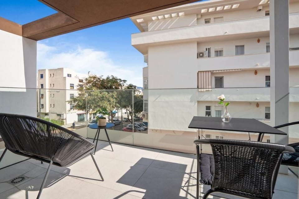 Lovely Modern Estepona Apt walk to beach - RDR464 Apartment in Estepona