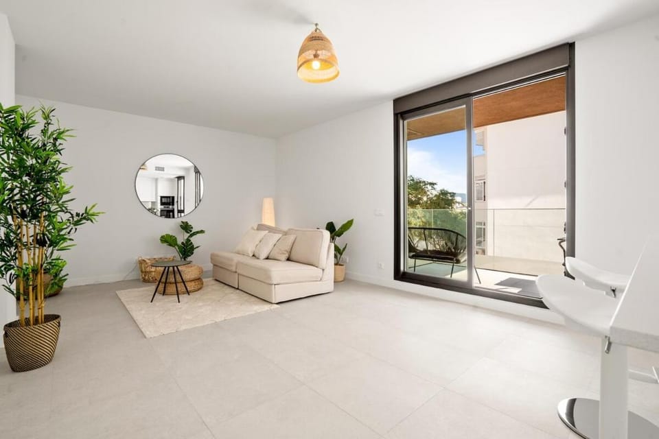 Lovely Modern Estepona Apt walk to beach - RDR464 Apartment in Estepona