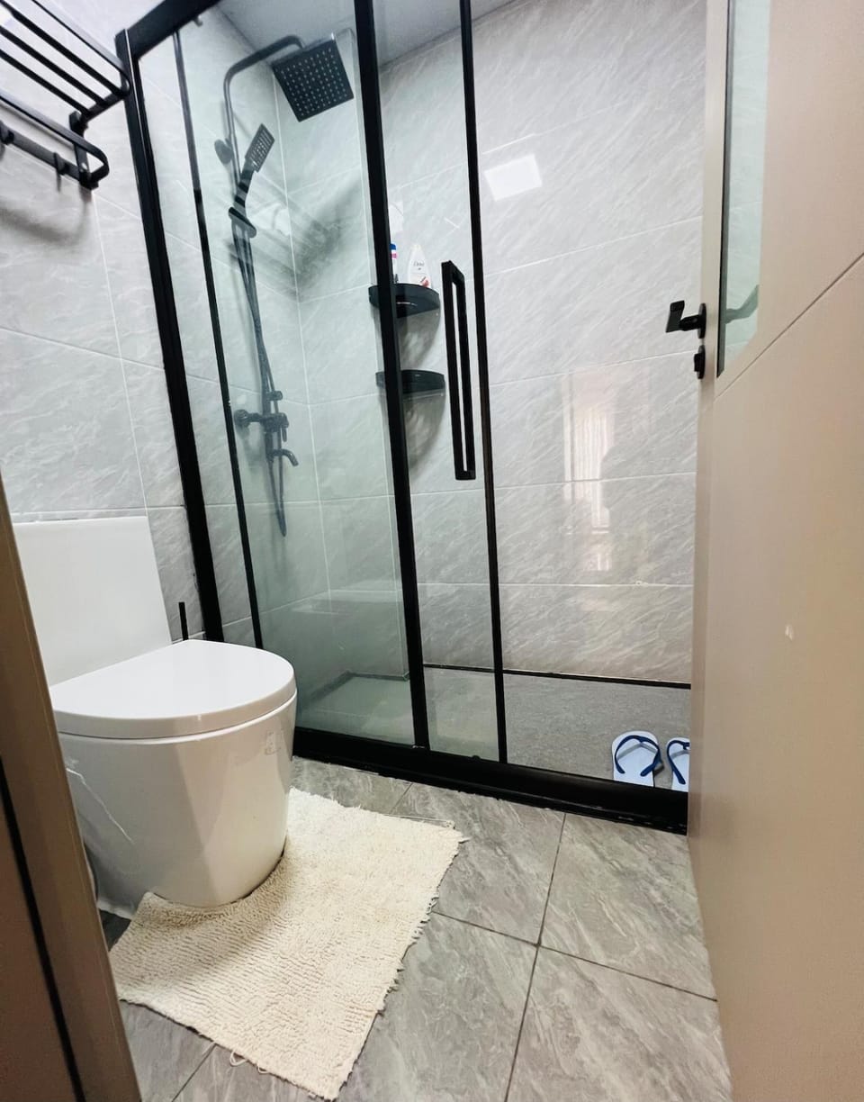 Stylish 2br sunset view pool gym sauna work desk Apartment in Nairobi County