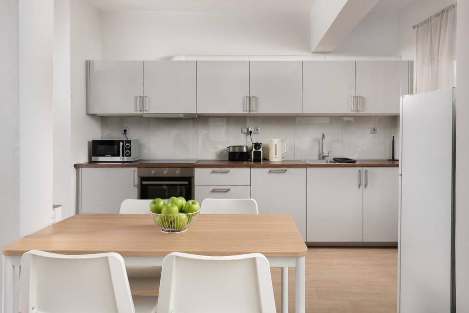 Kitchen or kitchenette, Dining area, oven, stove