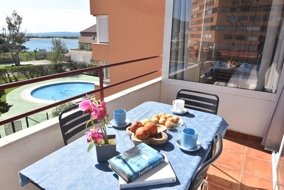 Balcony/Terrace, Pool view, Swimming pool