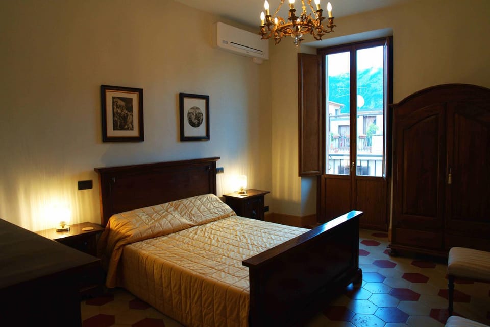 Bed, Bedroom, air conditioner