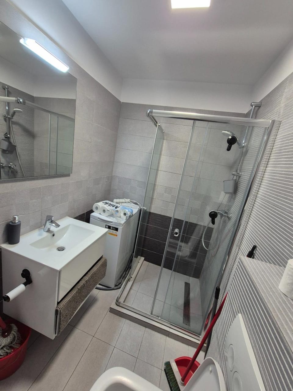 Shower, Toilet, Bathroom