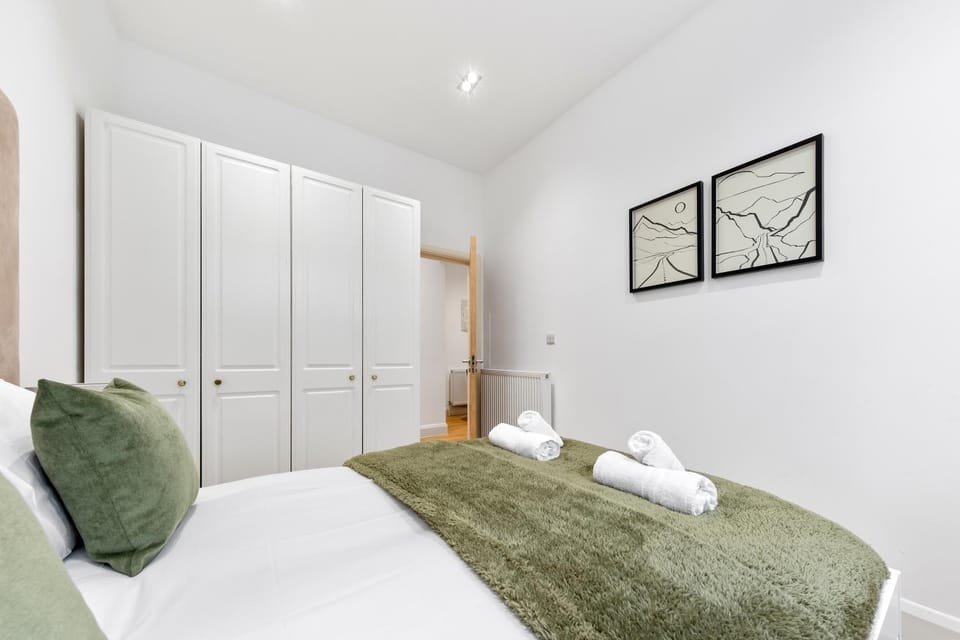 Bed, Bedroom, wardrobe