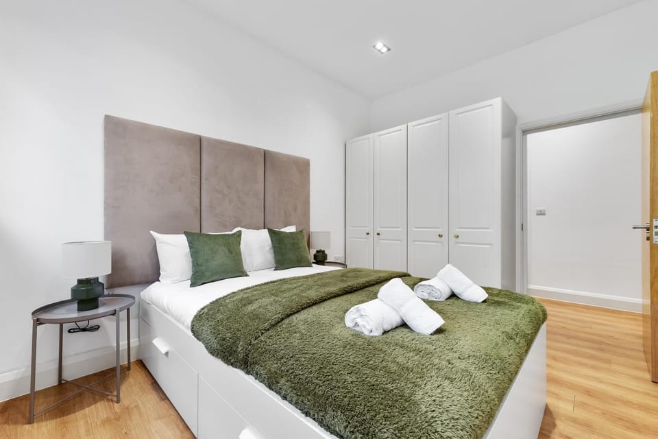 Bed, Bedroom, wardrobe