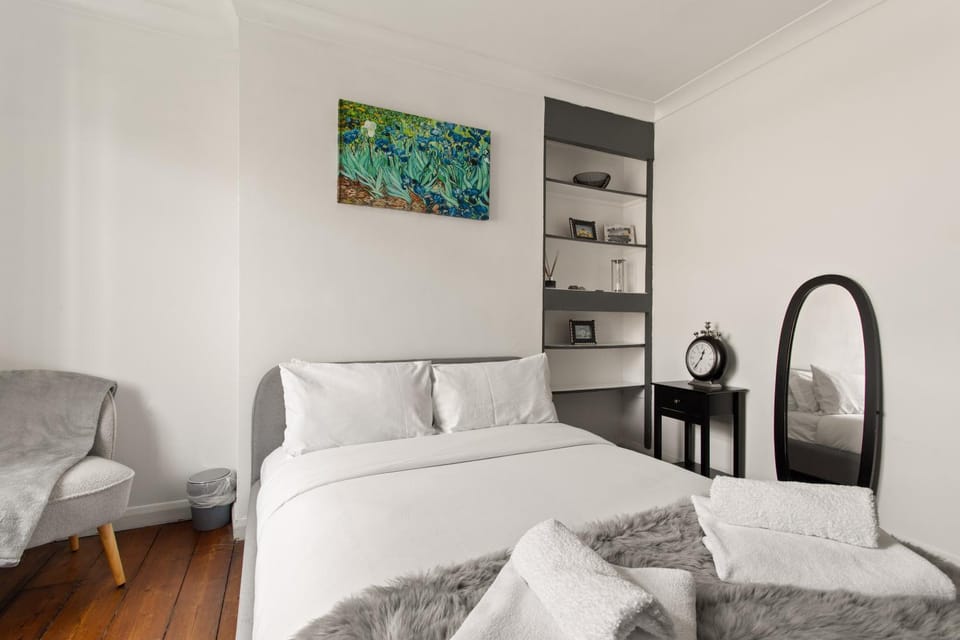 Two Bedroom Apartment By Brookland Stays Serviced Accommodation Short Lets Brighton With Free WiFi Apartment in Brighton