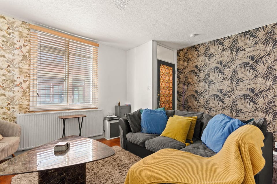 Two Bedroom Apartment By Brookland Stays Serviced Accommodation Short Lets Brighton With Free WiFi Apartment in Brighton