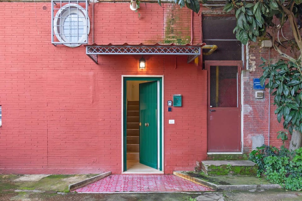 Property building, Facade/entrance