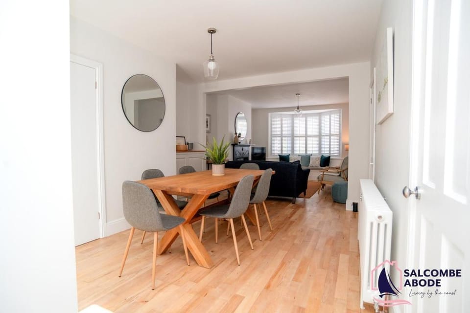 Stylish Coastal 3 Bed Haven - Close to town House in Salcombe