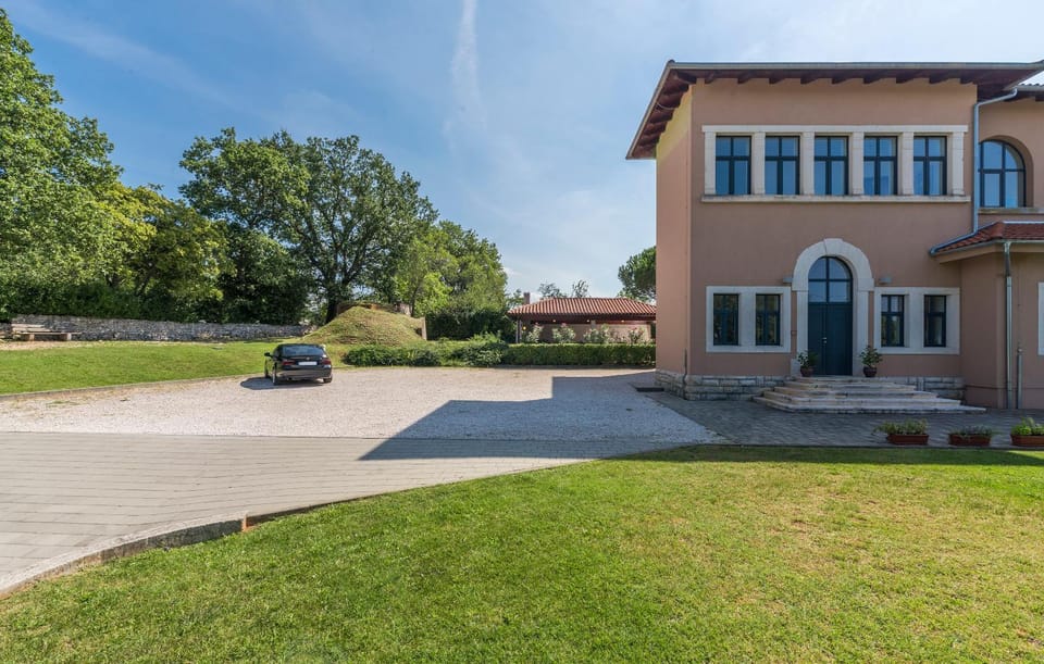Villa Old School House Villa in Istria County