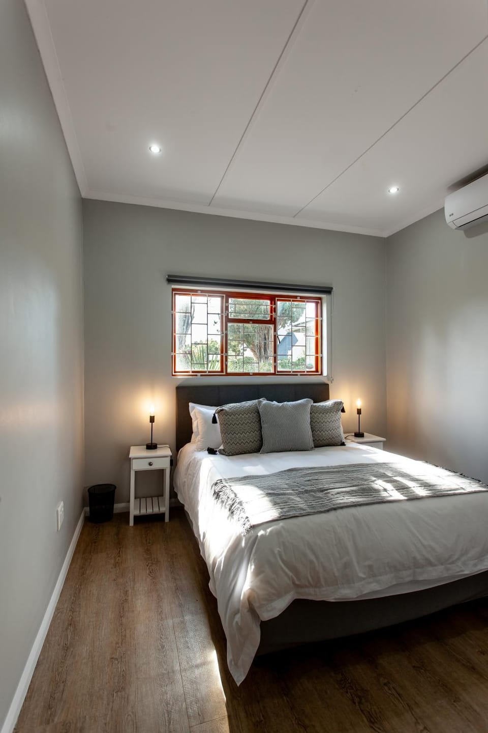 Bedroom, air conditioner