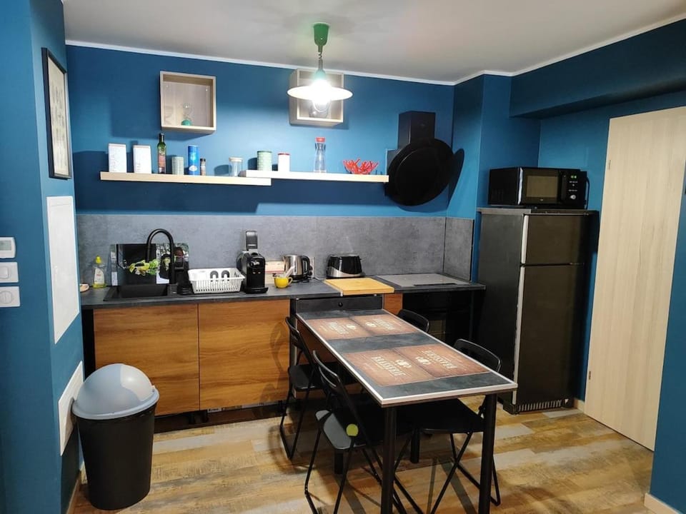 Jolie appartement avec piscine et parking privé Menton Apartment in Menton