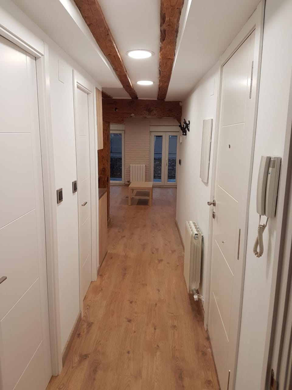 GUMERFLAT PATIO-Yaard, Parking &, WiFi Fibra Free, Downtown Apartment in Burgos