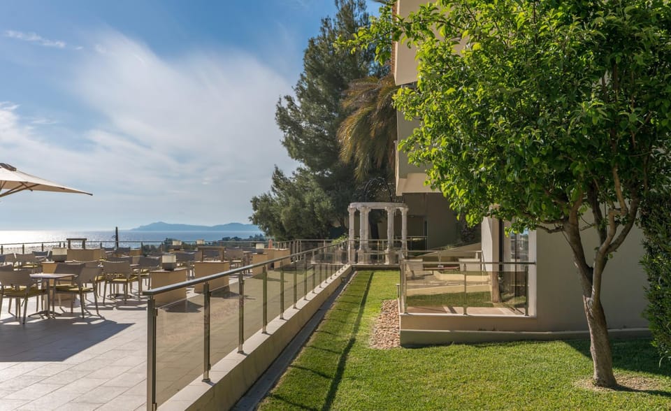 Patio, Natural landscape