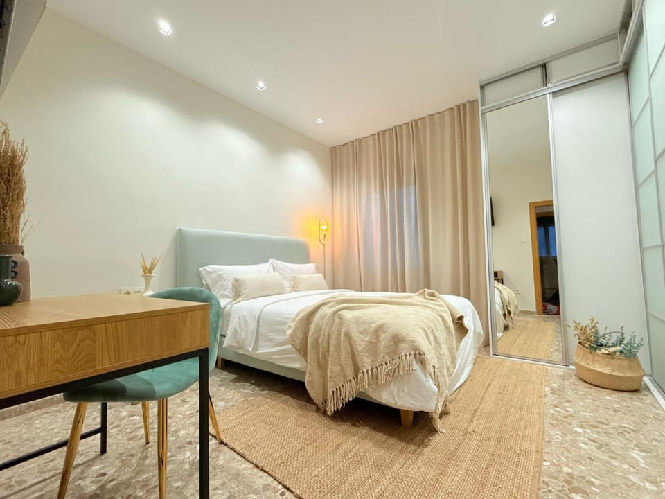 Beach Room Valencia, NETFLIX, 4 mins walk to the beach Vacation rental in Valencia