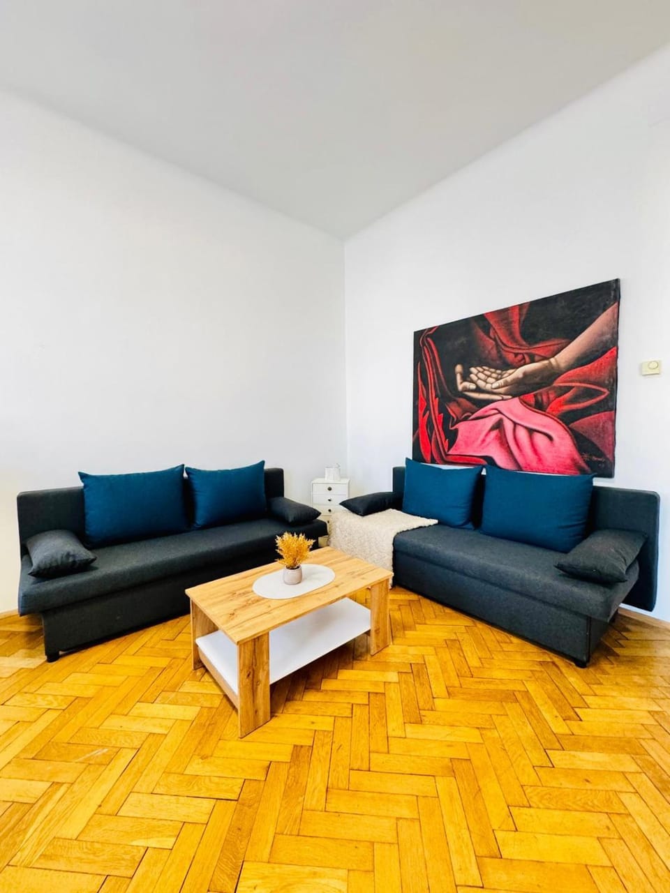 Living room, Seating area