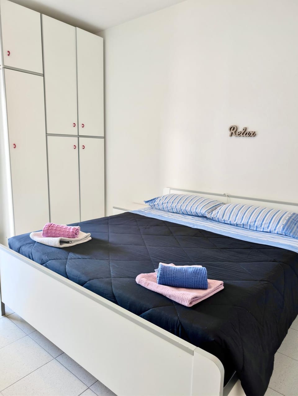 Bed, Photo of the whole room, Bedroom, towels, wardrobe