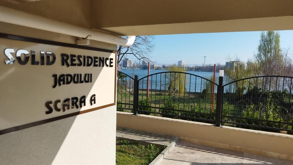 Sea&Lake Jade Apartment in Constanta