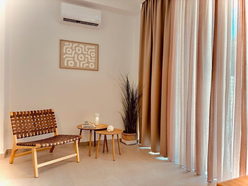 Living room, Seating area, air conditioner