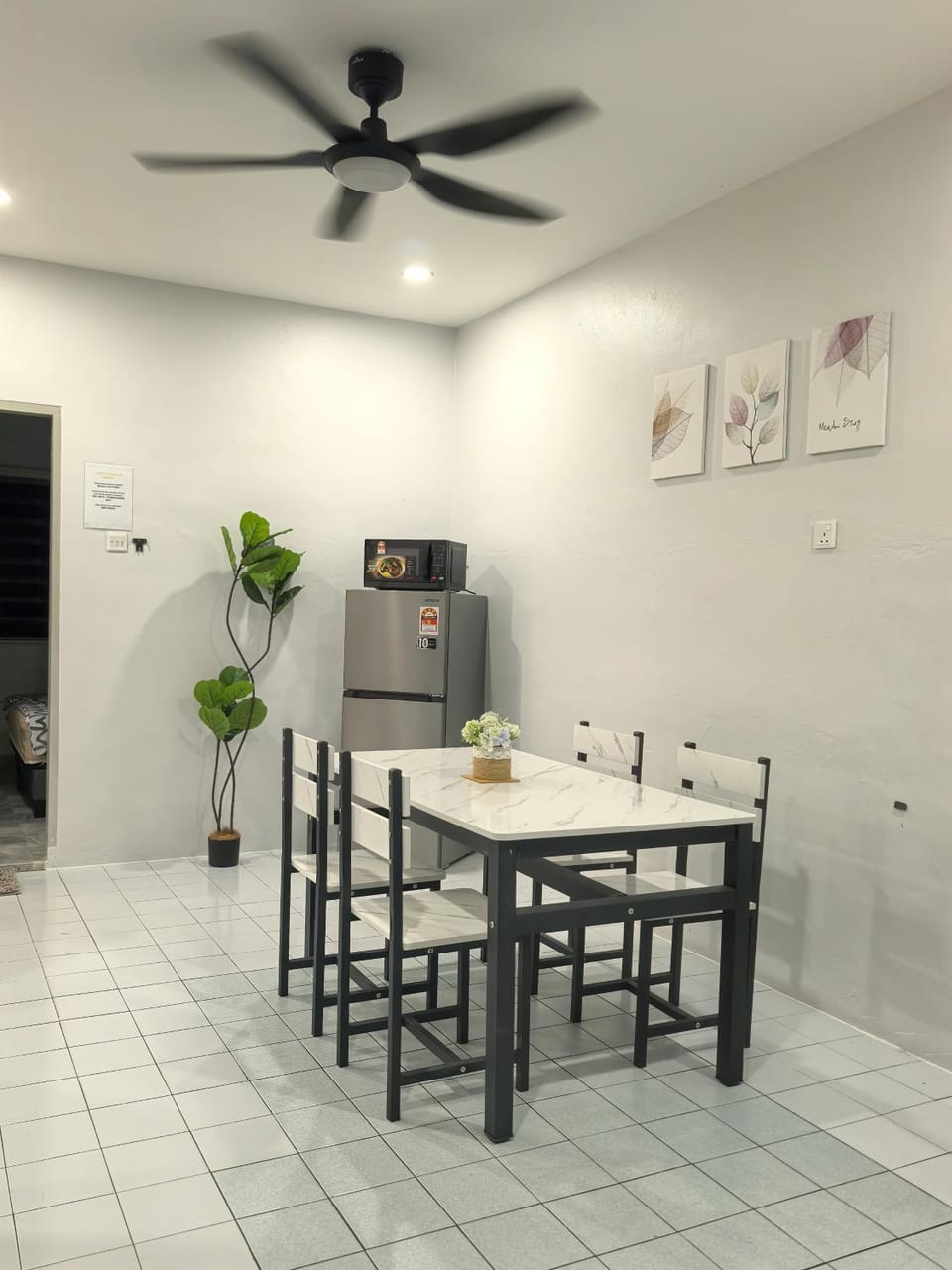 Seating area, Dining area