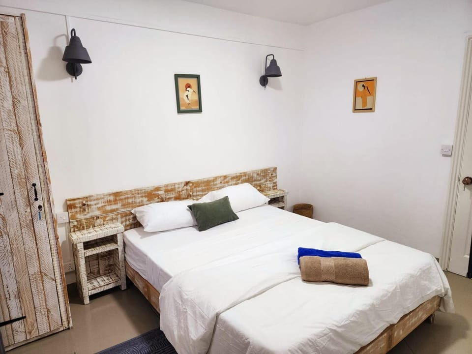 Bed, Bedroom, towels, Internal: Not applicable to any particular room