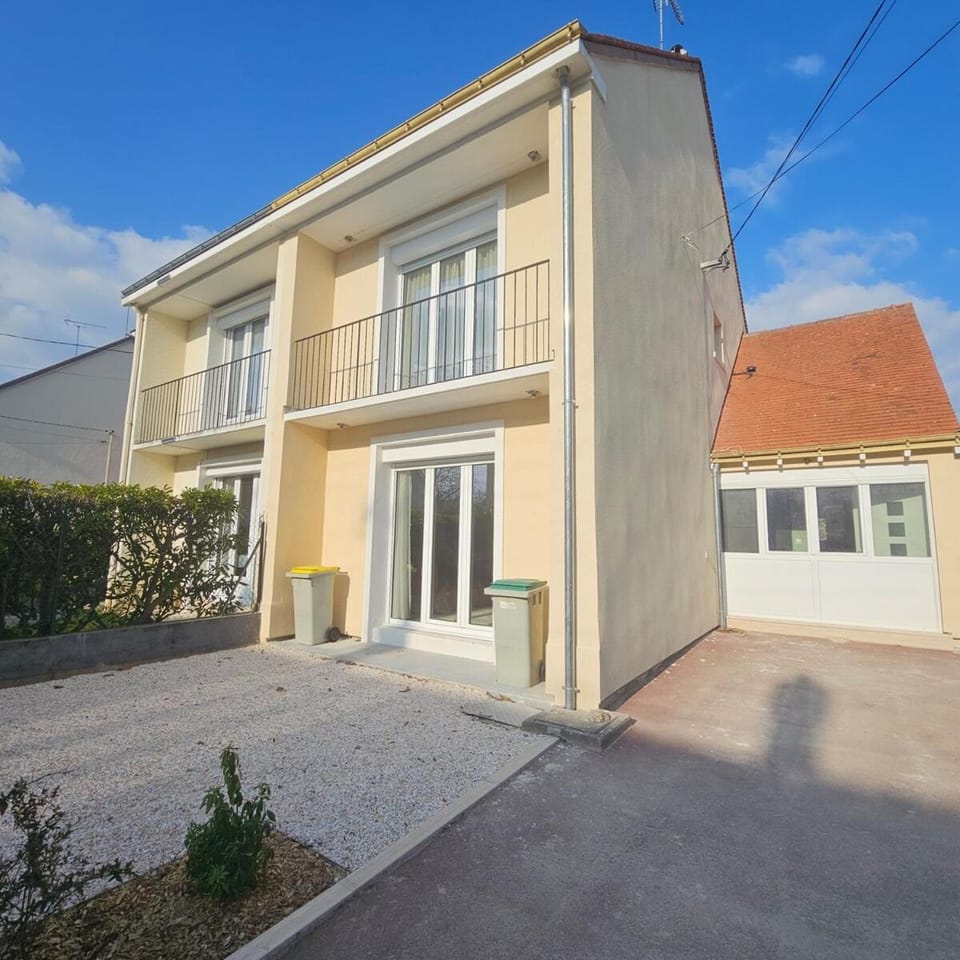 Les Sorbiers & spa House in Tours