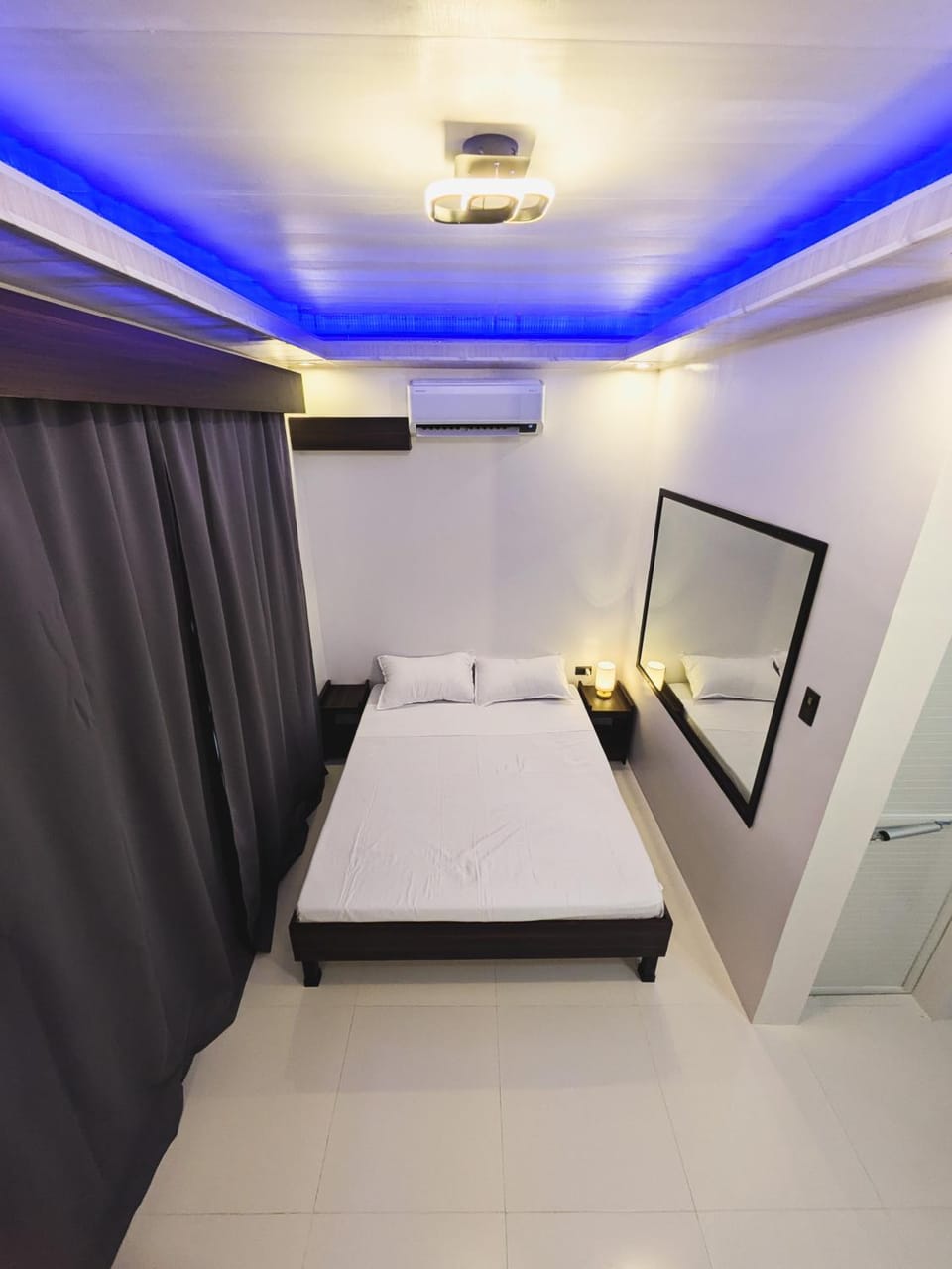Bed, air conditioner