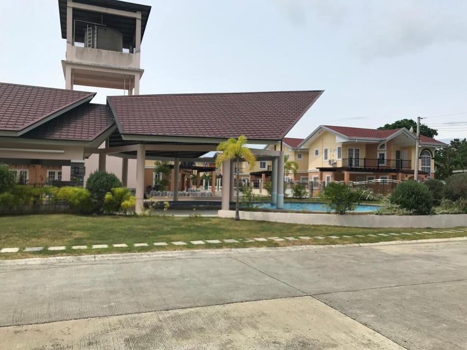 JR's Palacios Grande Vacation home House in Panglao
