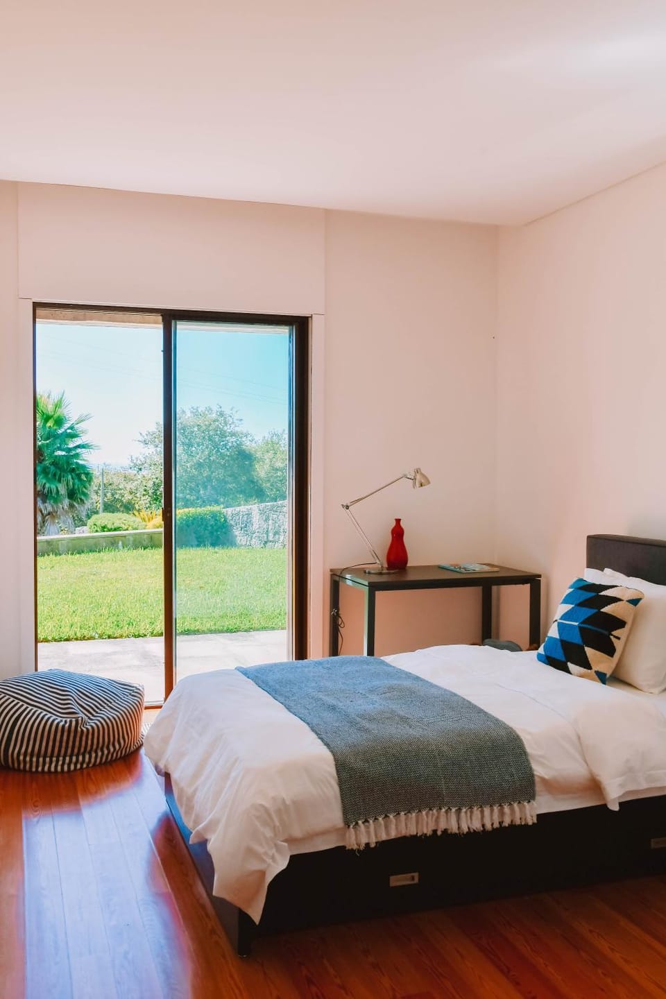 Just Like Home - Casa do Caracol Horizon Retreat Villa in Viana do Castelo