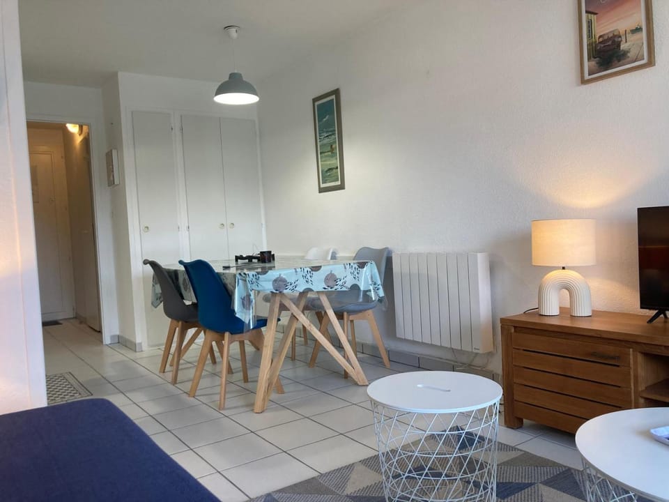 Appartement T3 avec piscine et parking, proximité immédiate plage et port de plaisance du Crouesty Apartment in Arzon