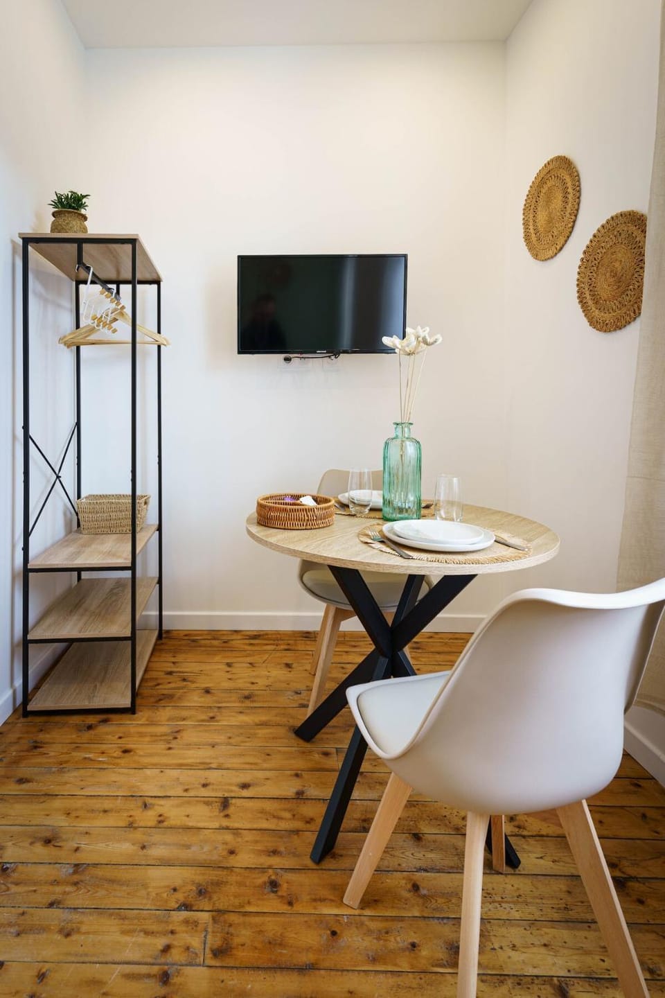 TV and multimedia, Dining area