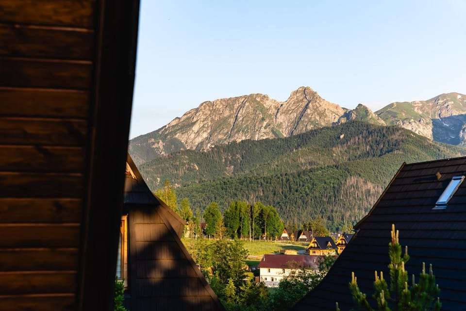 Balcony/Terrace, Mountain view