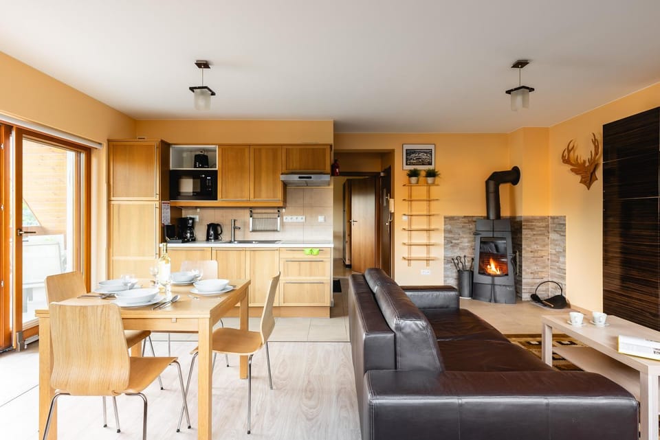Kitchen or kitchenette, Living room, Seating area, Dining area, fireplace