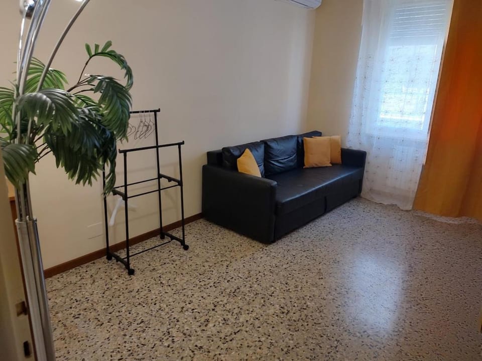 Room&Board 2 Bedrooms up to 7 beds 1 Bathroom Apartment in Lombardy