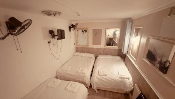 Warwick Road Rooms Hotel in City of Westminster