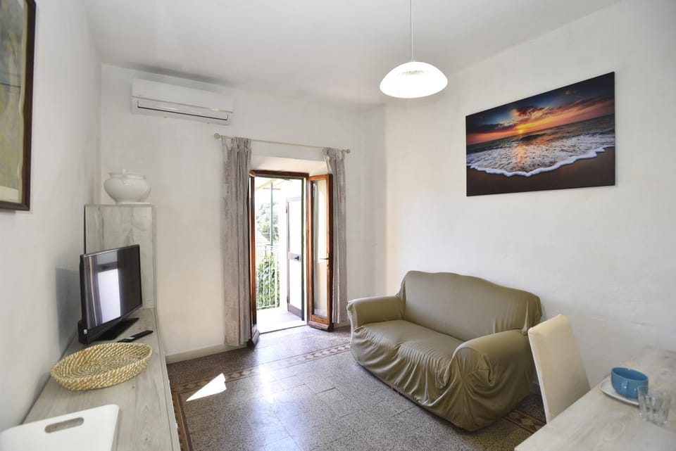 TV and multimedia, Living room, air conditioner
